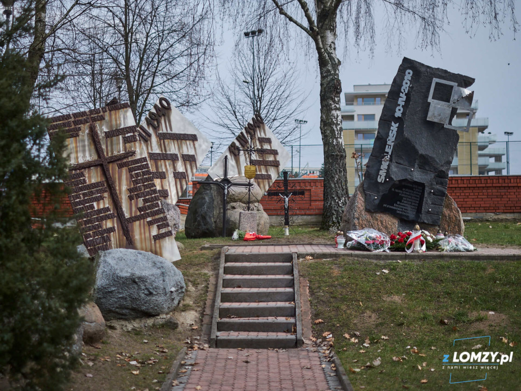 Działacze Prawa i Sprawiedliwości złożyli kwiaty w Dolinie Pamięci [FOTO]