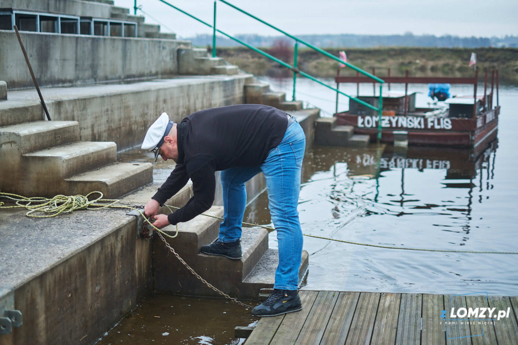 Po 4 dniach żeglugi dobiły do portu! Rybitwa i Kormoran będą pływać po Narwi [FOTO]