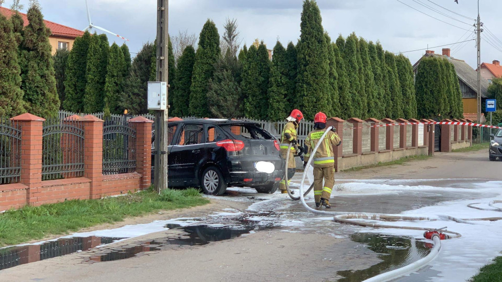 Pożar Citroena tuż przed posesją  [FOTO]