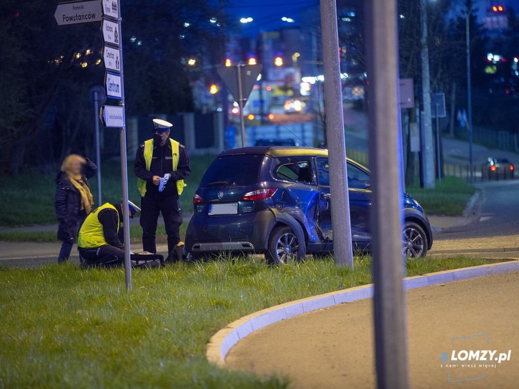 Jedna osoba trafiła do szpitala po zderzeniu przy ZUS [FOTO]