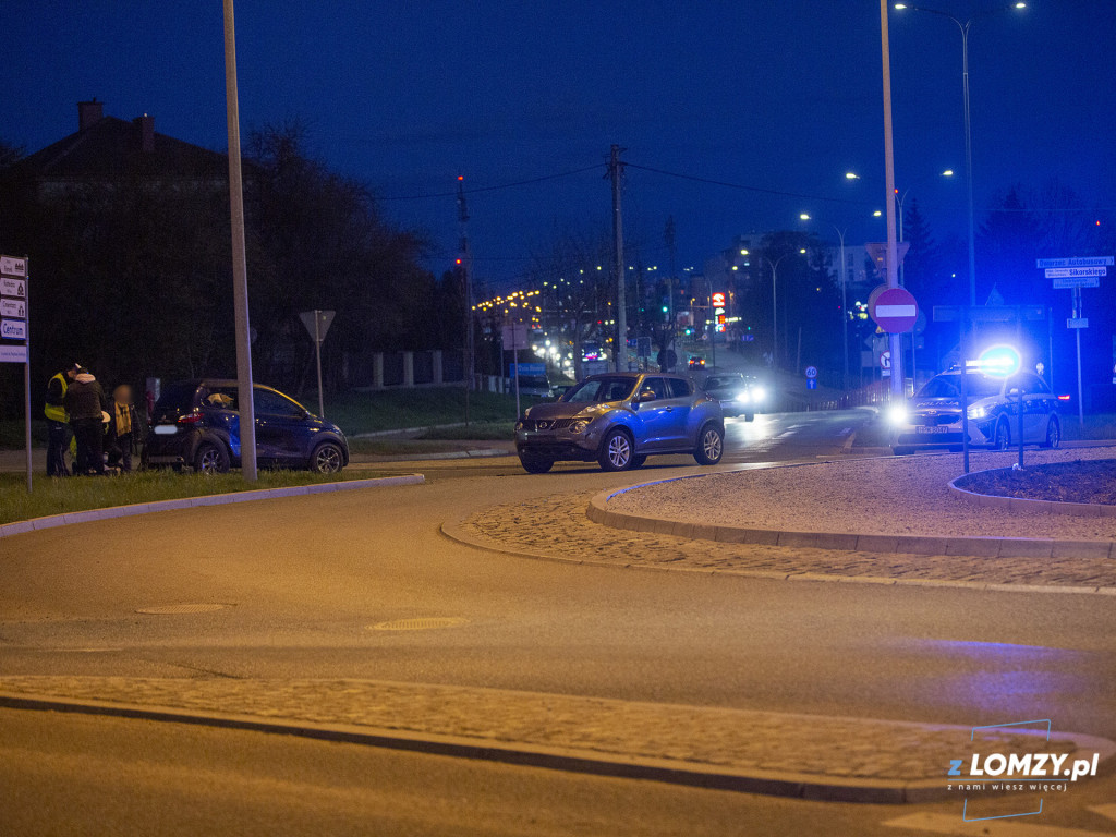 Jedna osoba trafiła do szpitala po zderzeniu przy ZUS [FOTO]