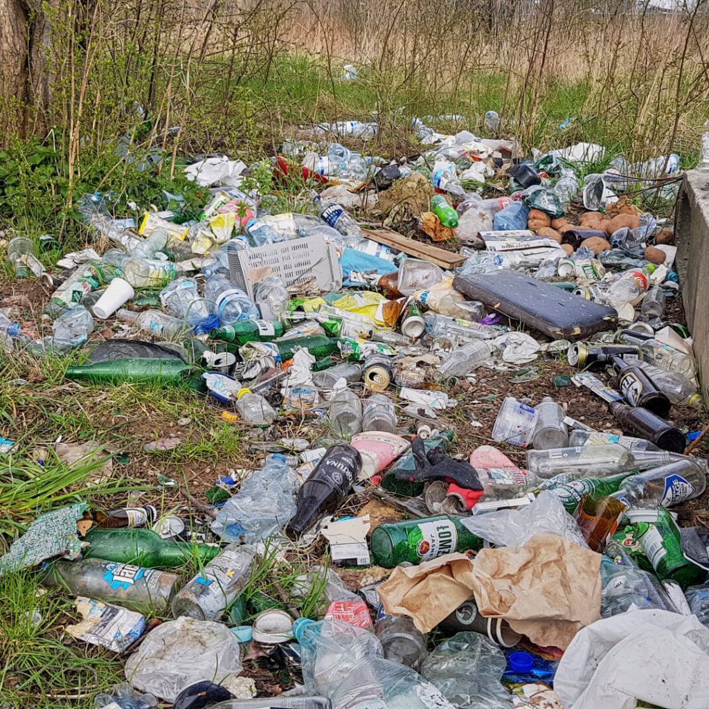 Wysypisko z widokiem na wierzę ciśnień! Tak dbamy o Łomżę?