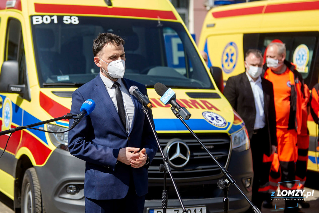 Nowy ambulans trafił do Stacji Pogotowia Ratunkowego w Łomży [FOTO]