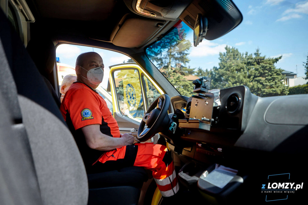 Nowy ambulans trafił do Stacji Pogotowia Ratunkowego w Łomży [FOTO]