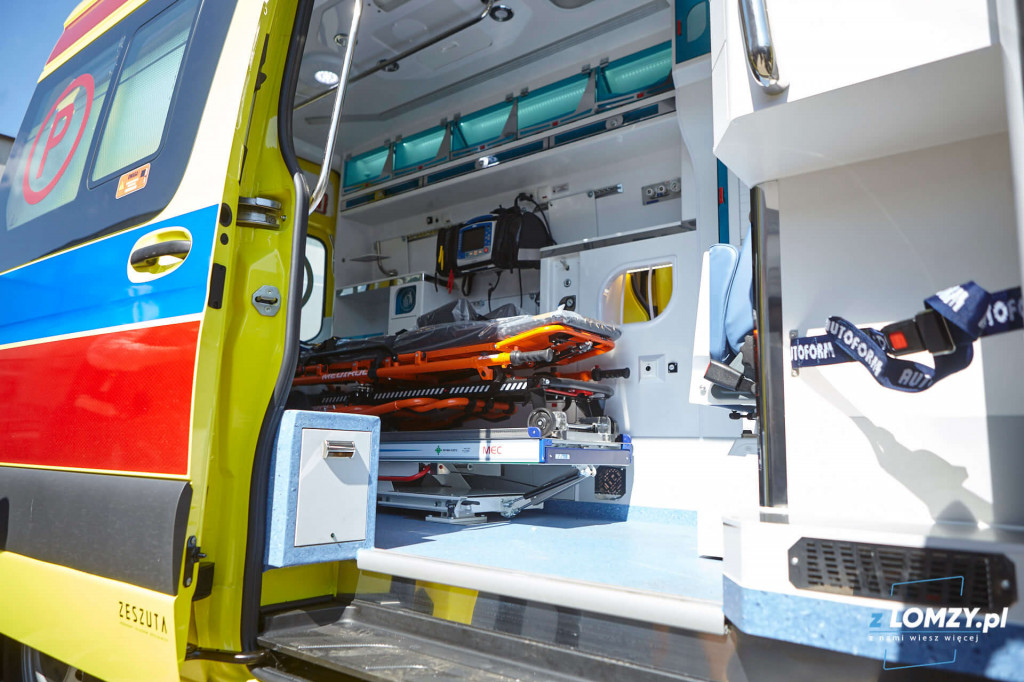 Nowy ambulans trafił do Stacji Pogotowia Ratunkowego w Łomży [FOTO]