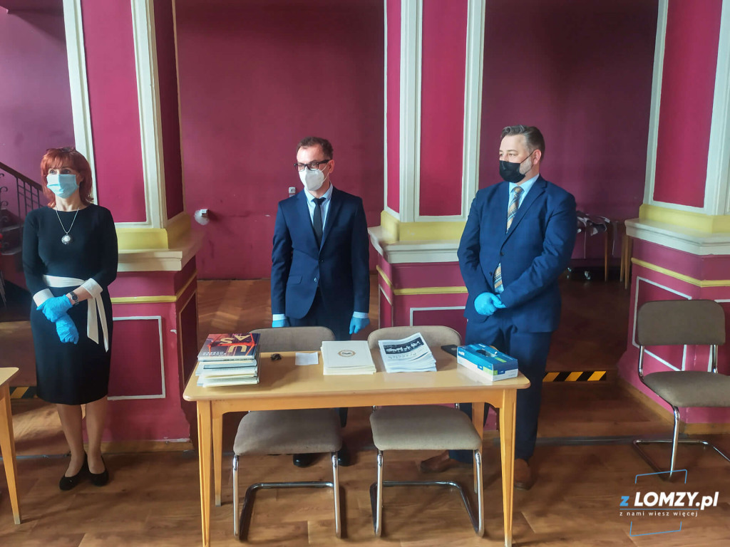 Do dorosłości już tylko jeden krok... Maturzyści zakończyli rok szkolny [FOTO]