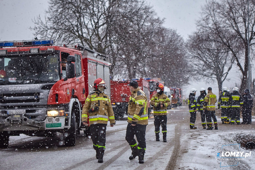 Gdy wszyscy uciekają oni zostają na miejscu! Dzisiaj dzień strażaka! [FOTO]