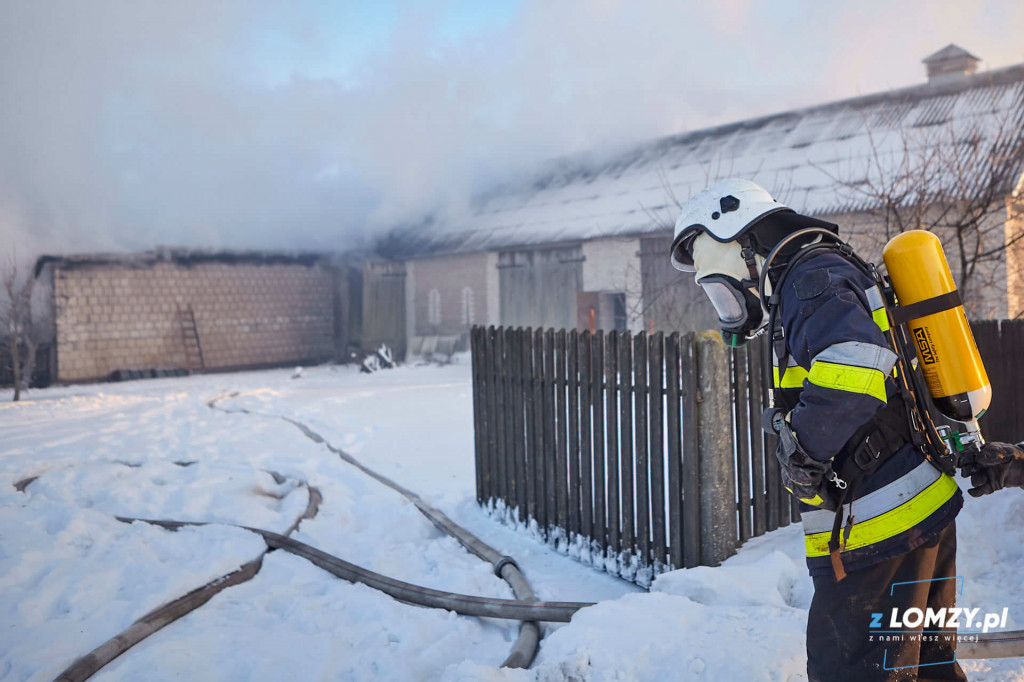 Gdy wszyscy uciekają oni zostają na miejscu! Dzisiaj dzień strażaka! [FOTO]