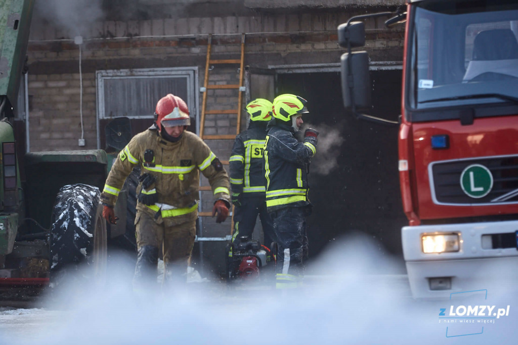 Gdy wszyscy uciekają oni zostają na miejscu! Dzisiaj dzień strażaka! [FOTO]