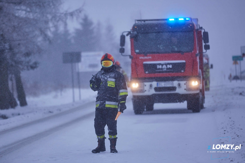 Gdy wszyscy uciekają oni zostają na miejscu! Dzisiaj dzień strażaka! [FOTO]