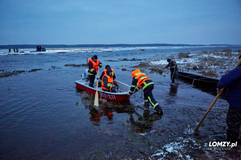 Gdy wszyscy uciekają oni zostają na miejscu! Dzisiaj dzień strażaka! [FOTO]