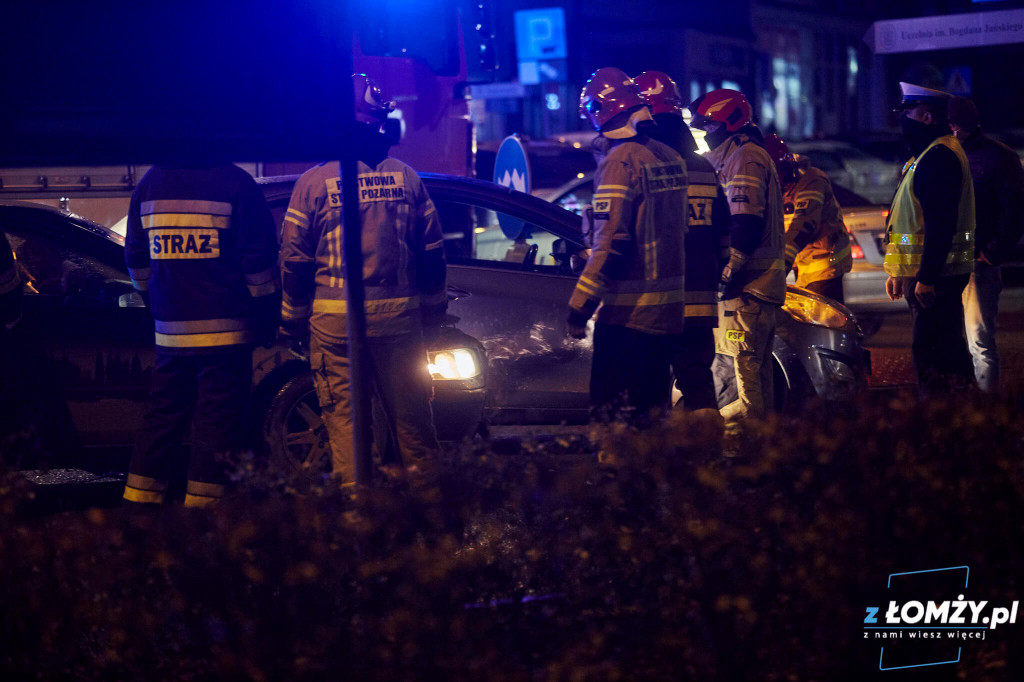 Gdy wszyscy uciekają oni zostają na miejscu! Dzisiaj dzień strażaka! [FOTO]