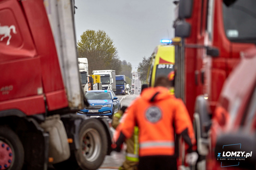 Śmiertelny wypadek w Kisielnicy! 3 tiry i osobówka [FOTO]