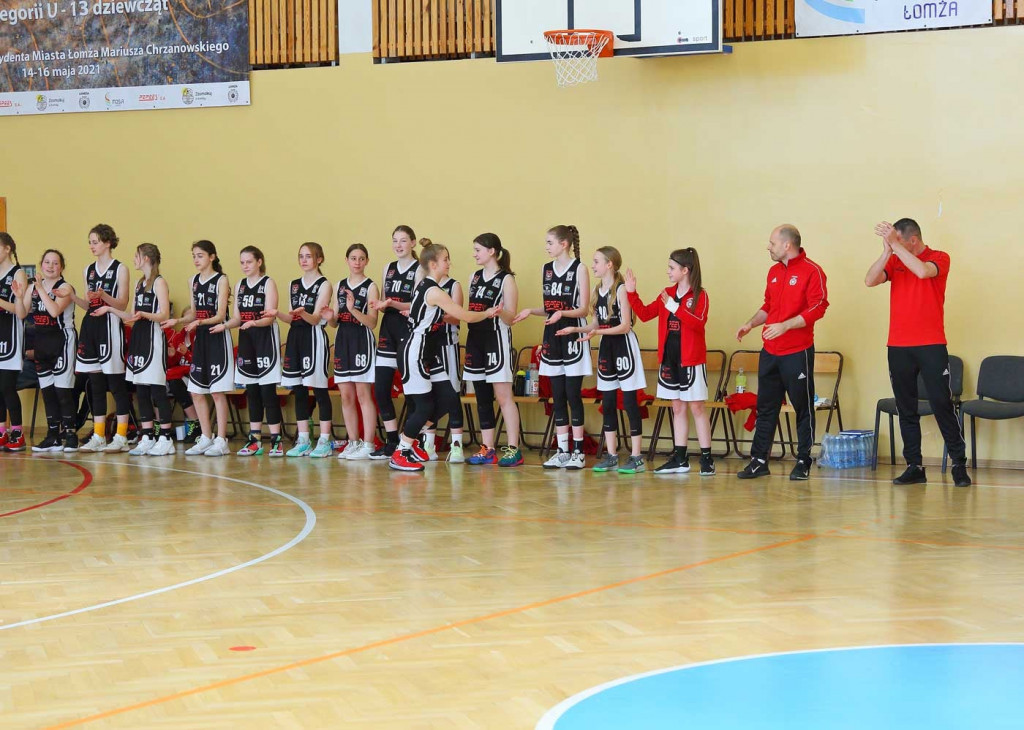 UKS 4 Łomża wygrywa z Krakowem! [FOTO]