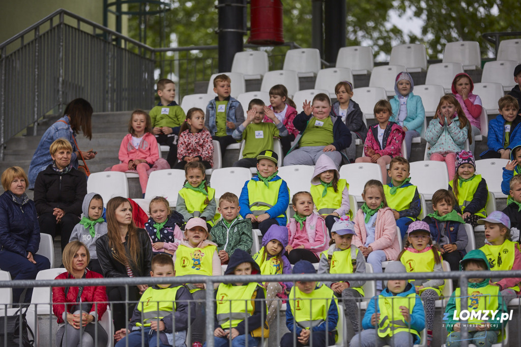 Dzień Dziecka na stadionie w Łomży - przedszkolaki