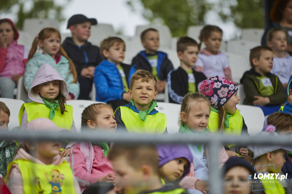 Dzień Dziecka na stadionie w Łomży - przedszkolaki