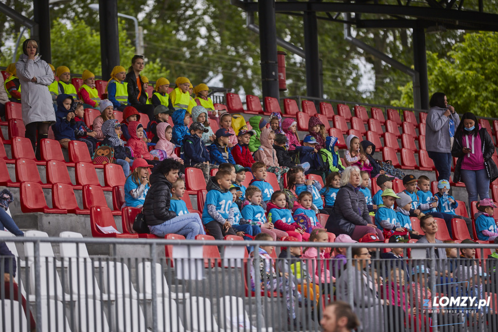 Dzień Dziecka na stadionie w Łomży - przedszkolaki