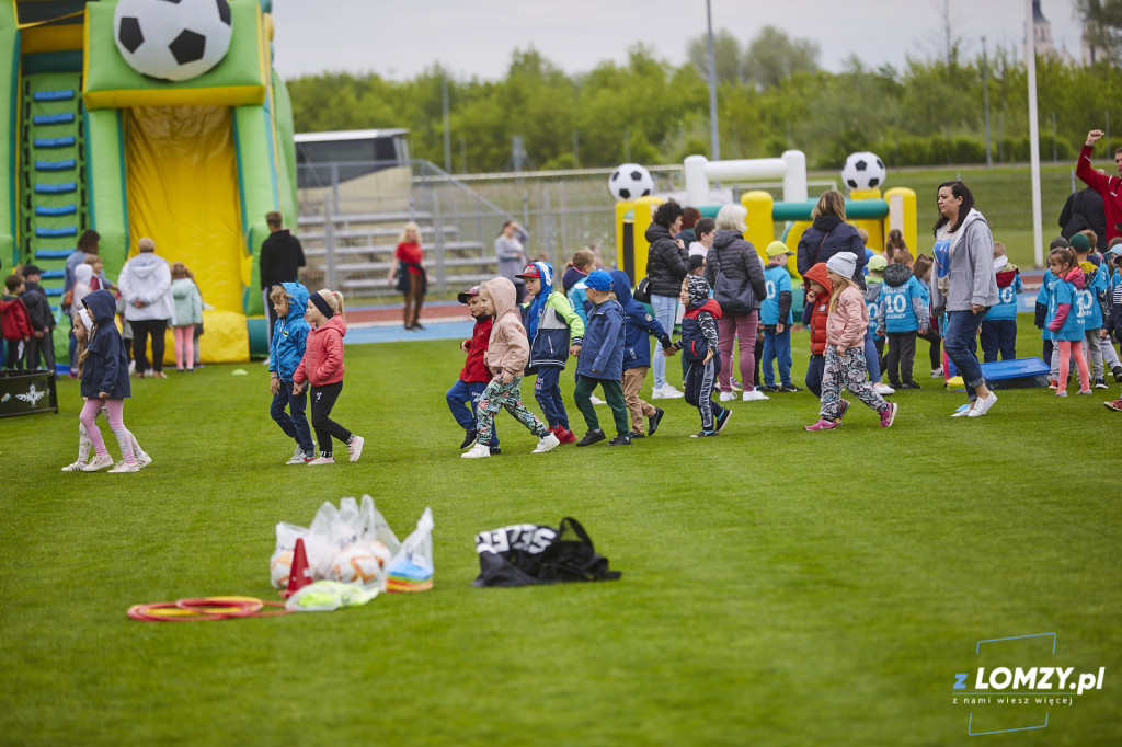 Dzień Dziecka na stadionie w Łomży - przedszkolaki