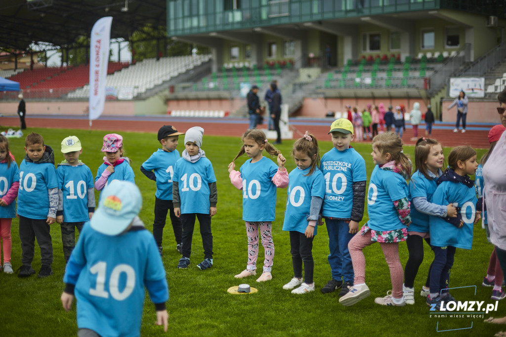 Dzień Dziecka na stadionie w Łomży - przedszkolaki