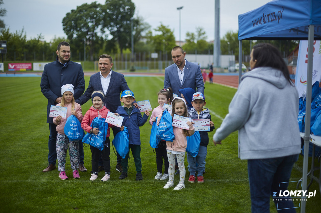 Dzień Dziecka na stadionie w Łomży - przedszkolaki
