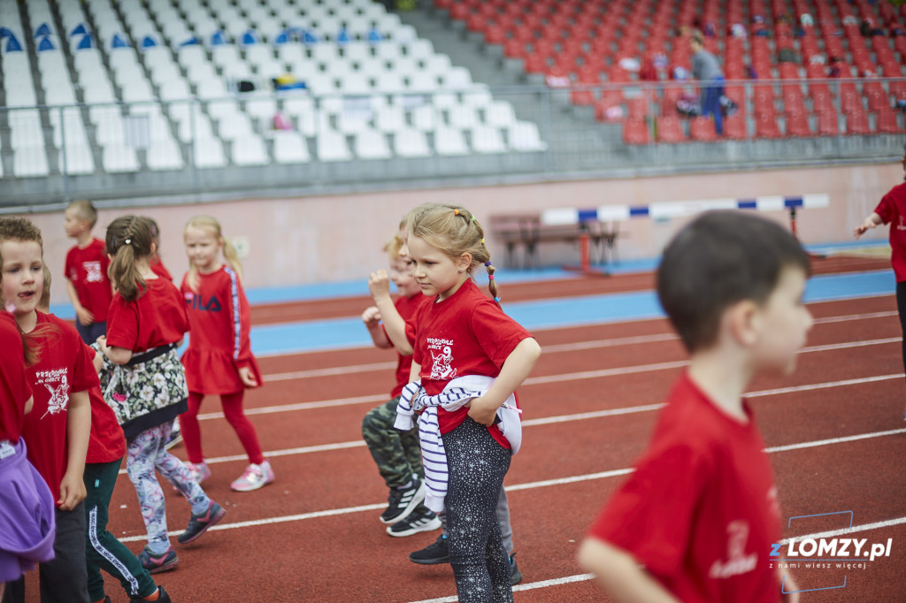 Dzień Dziecka na stadionie w Łomży - przedszkolaki