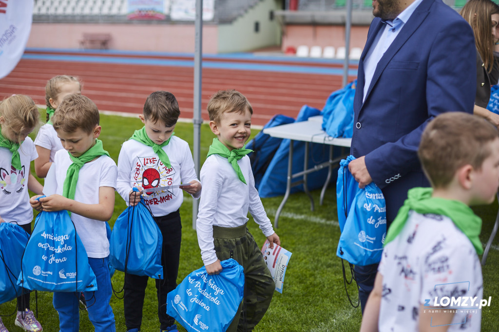 Dzień Dziecka na stadionie w Łomży - przedszkolaki