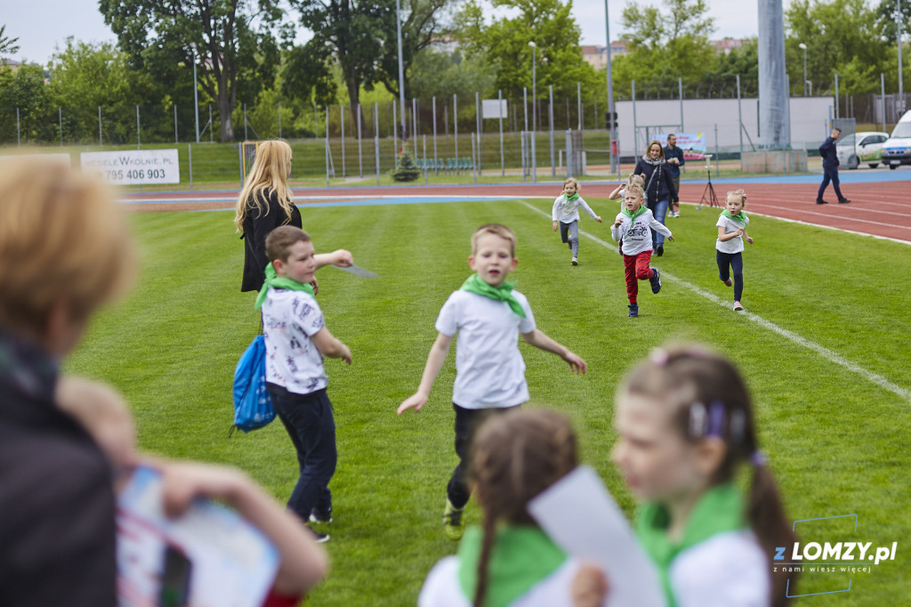 Dzień Dziecka na stadionie w Łomży - przedszkolaki