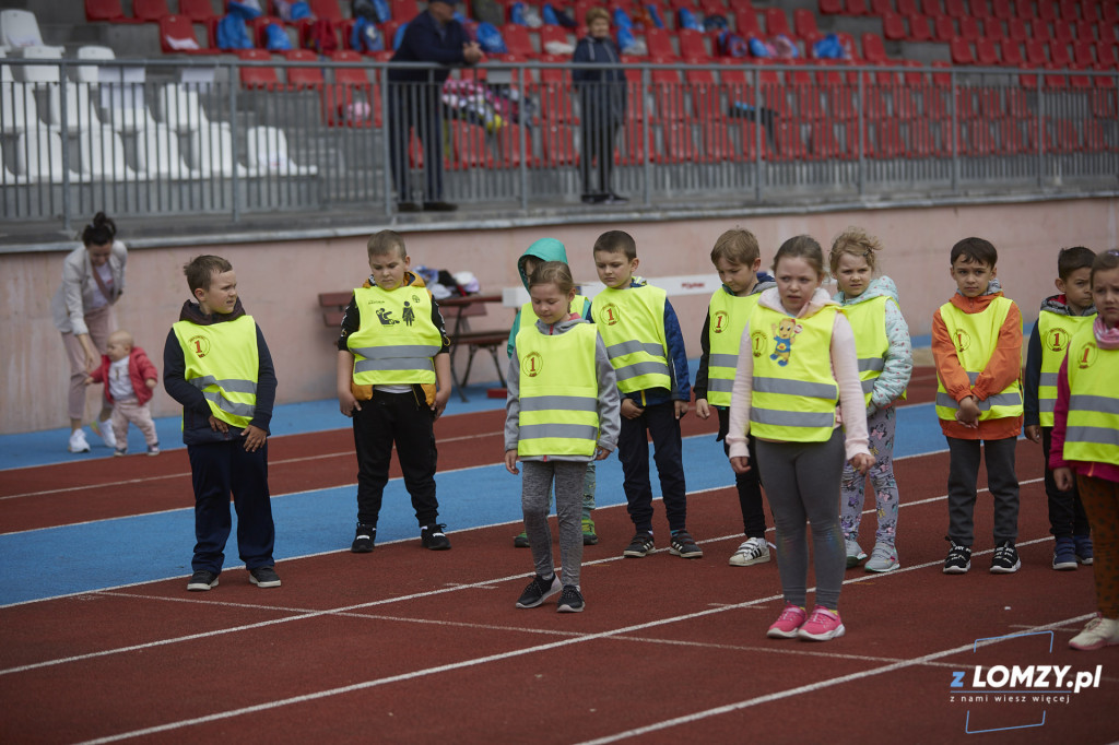 Dzień Dziecka na stadionie w Łomży - przedszkolaki