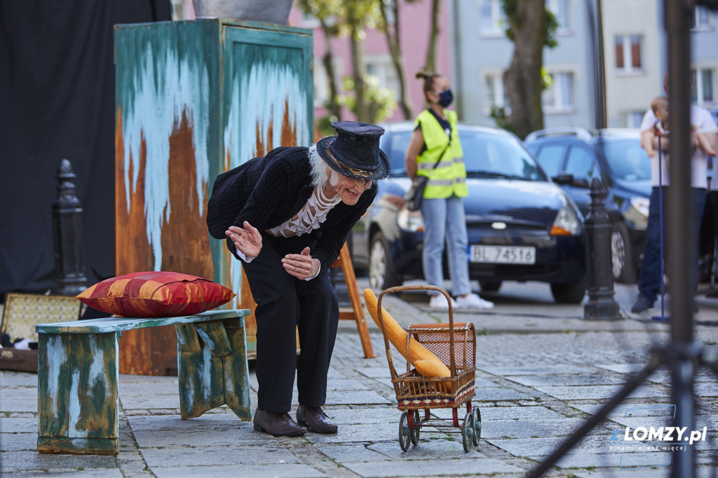 Teatr Nikoli i Księżycowa Droga na ul. Długiej w Łomży [FOTO]