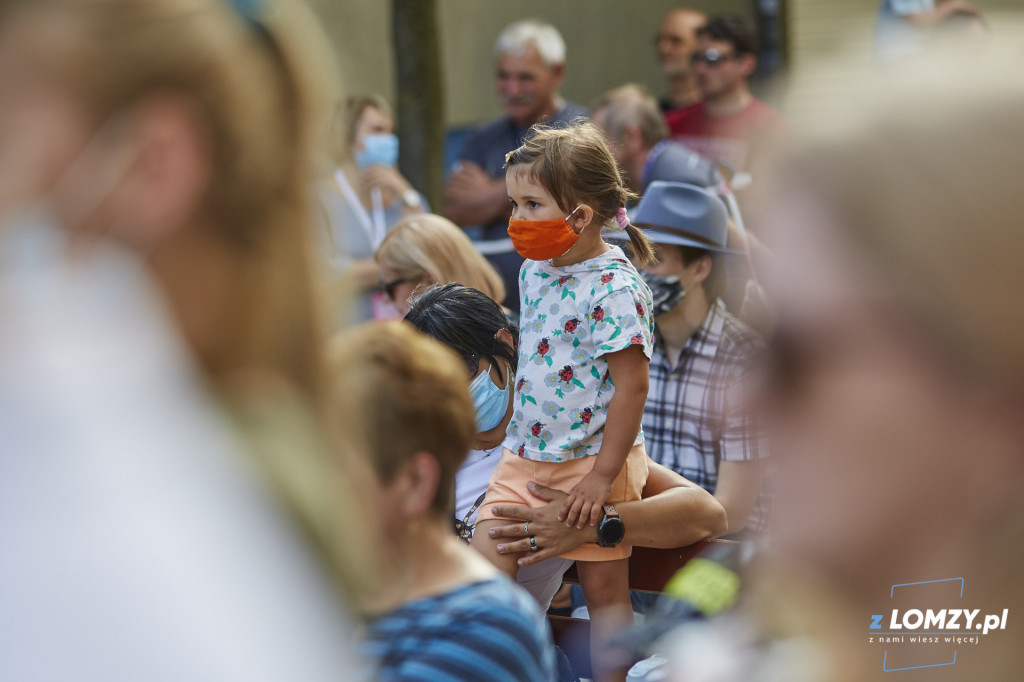 Teatr Nikoli i Księżycowa Droga na ul. Długiej w Łomży [FOTO]