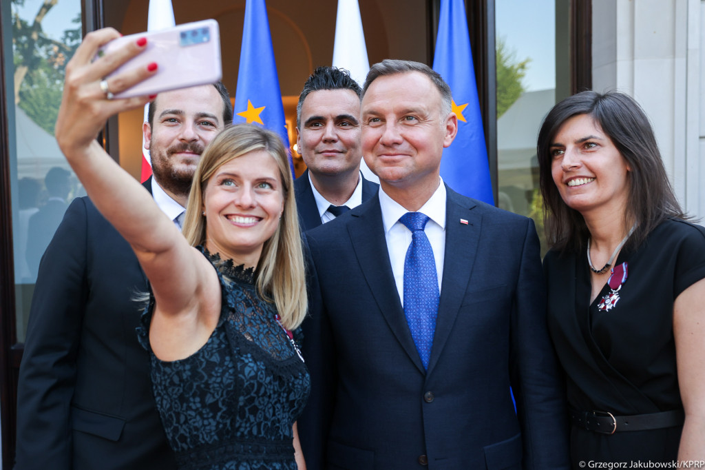 Odznaczenia od Andrzeja Dudy dla pracowników szpitala w Łomży [VIDEO i FOTO]