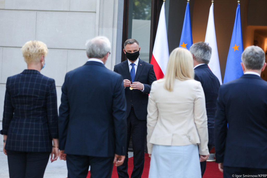Odznaczenia od Andrzeja Dudy dla pracowników szpitala w Łomży [VIDEO i FOTO]