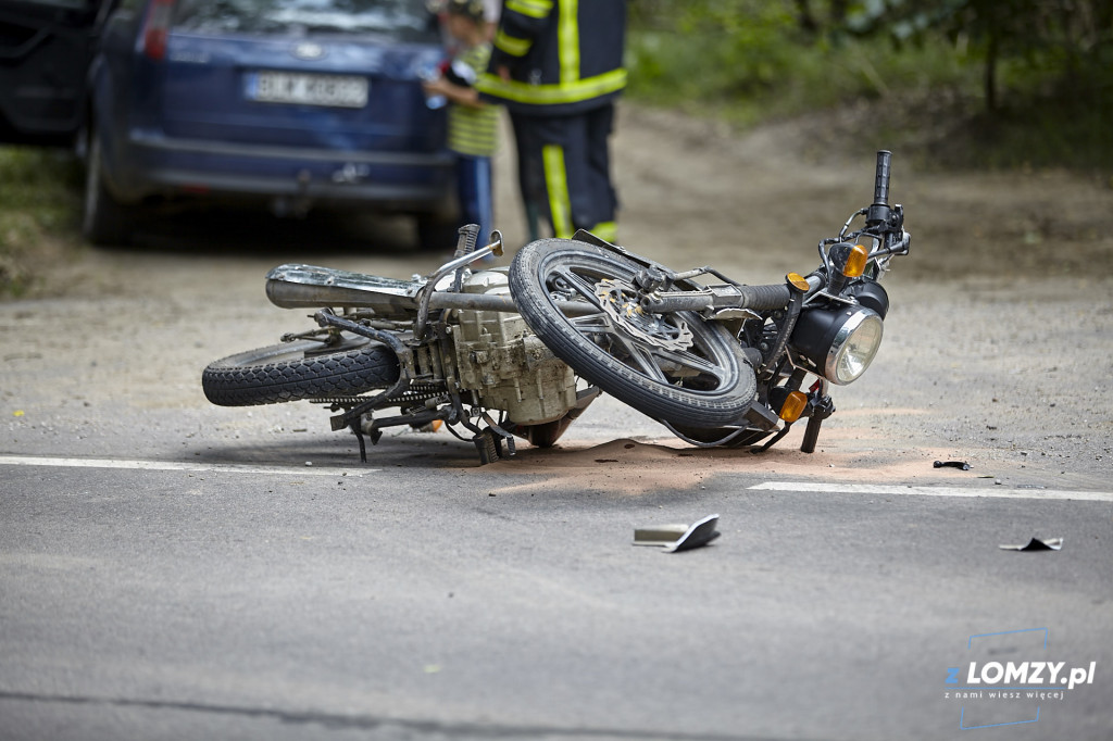Motocyklista w szpitalu po zderzeniu z osobówką [FOTO]