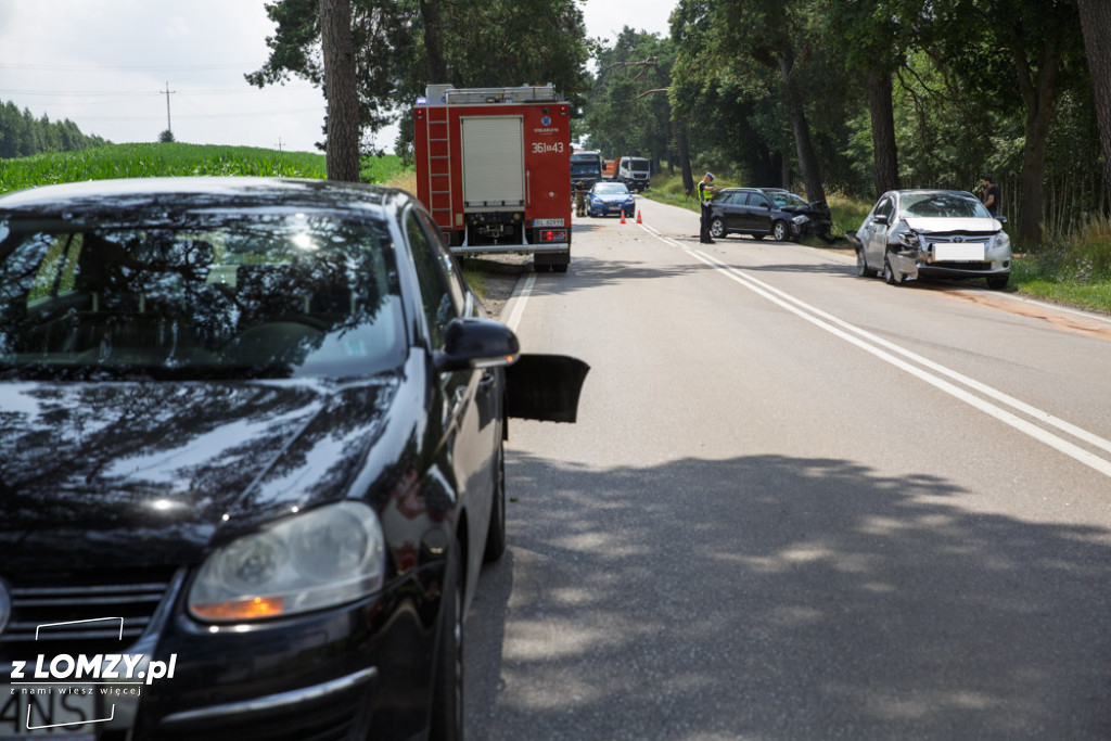 Podgórze: 4 osoby ucierpiały w wyniku zderzenia pojazdów [FOTO]
