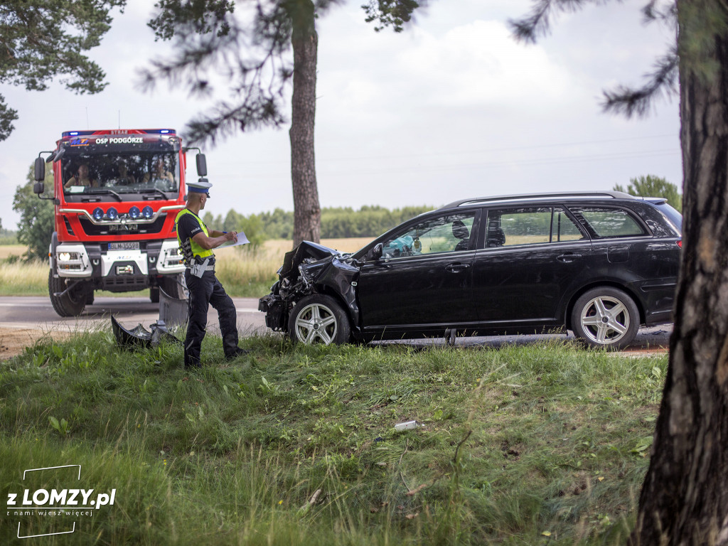 Podgórze: 4 osoby ucierpiały w wyniku zderzenia pojazdów [FOTO]