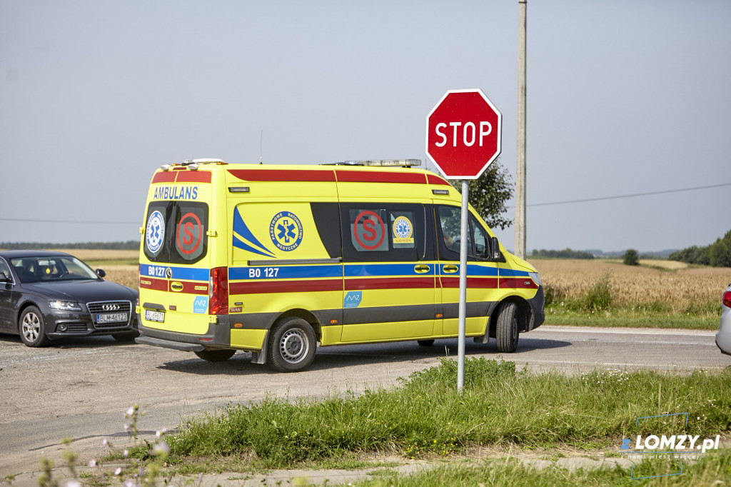 Zderzenie motocyklisty z samochodem na DK 61 [FOTO]