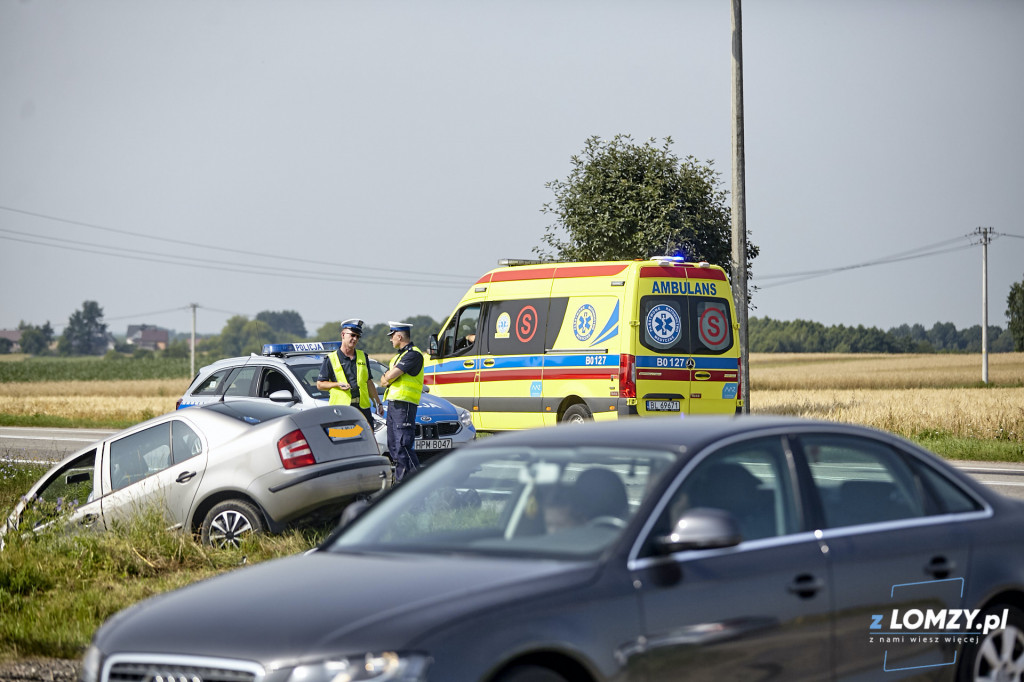 Zderzenie motocyklisty z samochodem na DK 61 [FOTO]