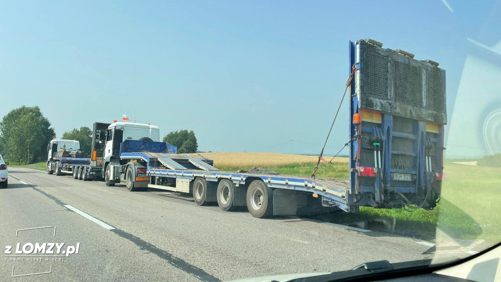 Drogowcy łatają drogę do Łomży. Tworzą się duże korki [FOTO]