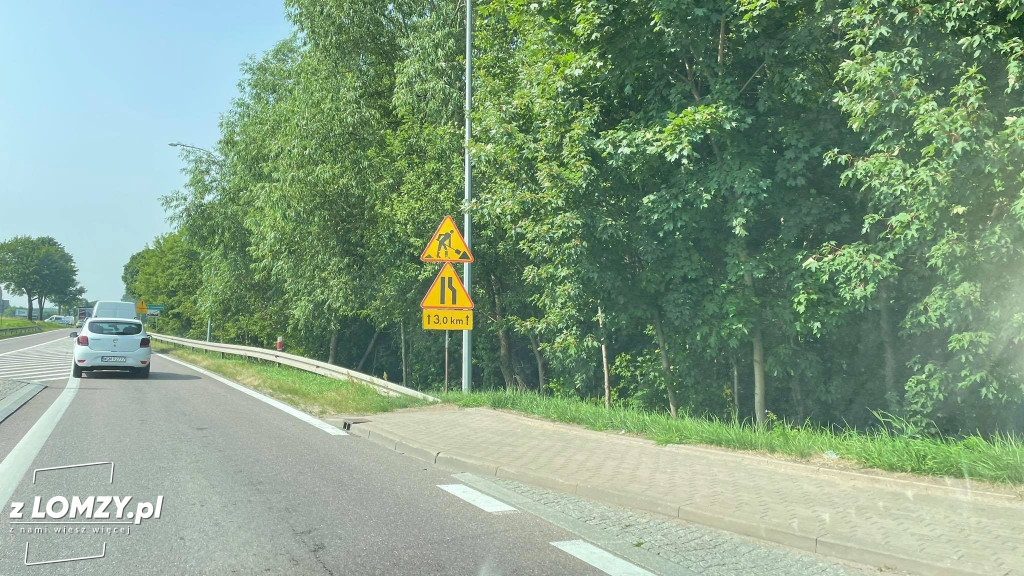 Drogowcy łatają drogę do Łomży. Tworzą się duże korki [FOTO]