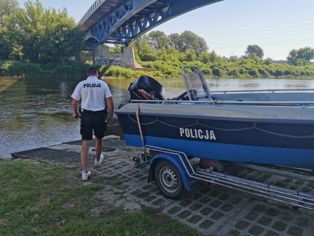 11 nietrzeźwych osób nad wodą! Policja apeluje o ostrożność [FOTO]