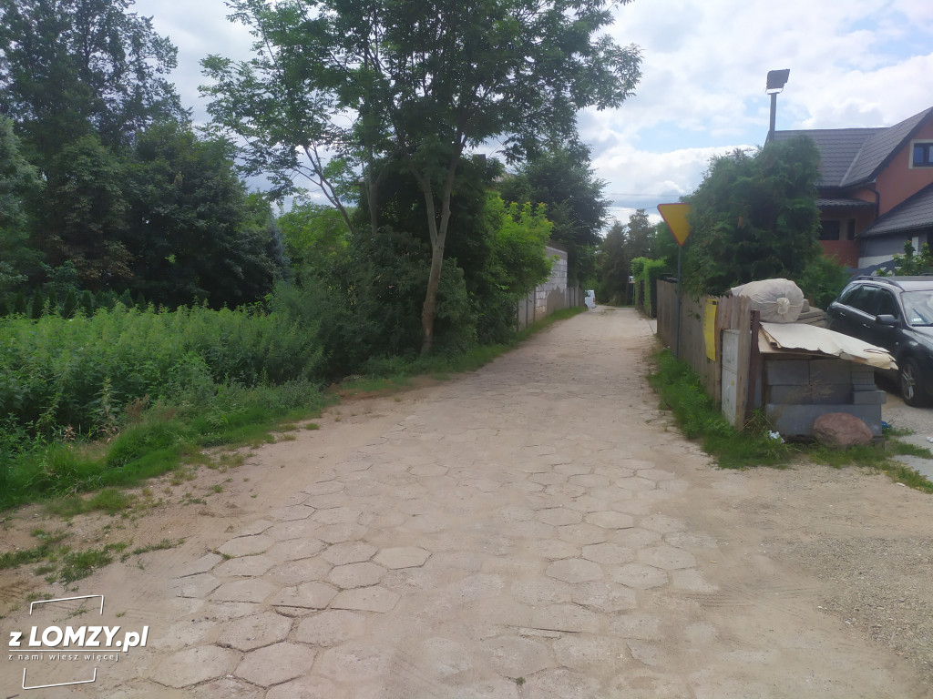 Piątnica: Spór z wójtem o drogę [FOTO]
