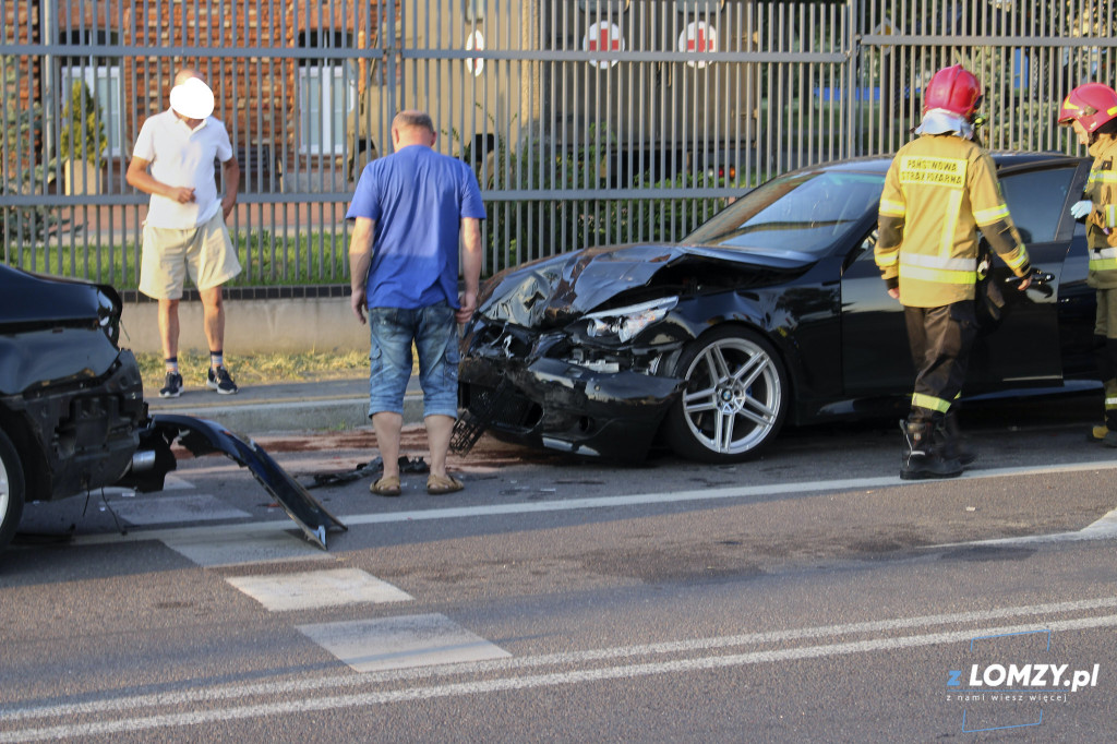 Pijany? Kierowca BMW spowodował wypadek na Przykoszarowej [FOTO]
