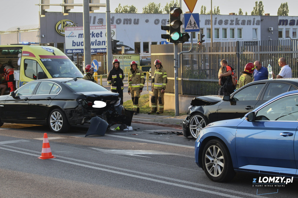 Pijany? Kierowca BMW spowodował wypadek na Przykoszarowej [FOTO]