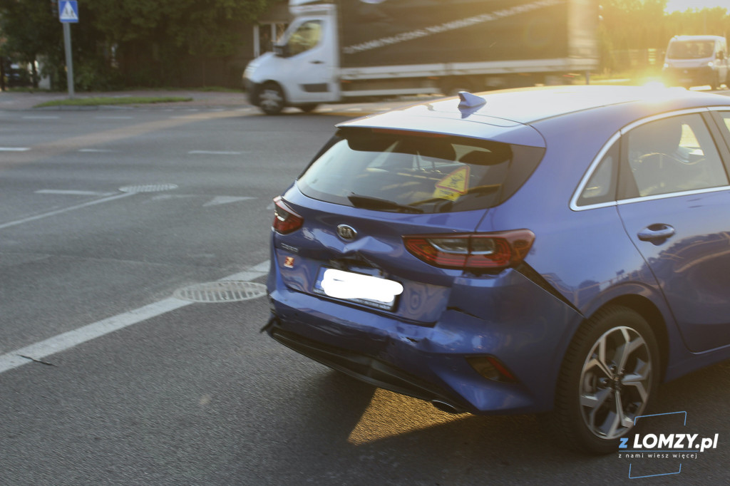 Pijany? Kierowca BMW spowodował wypadek na Przykoszarowej [FOTO]
