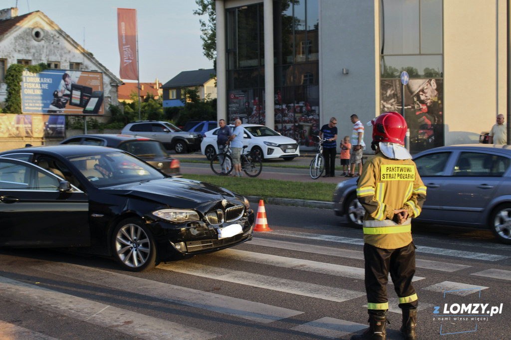 Pijany? Kierowca BMW spowodował wypadek na Przykoszarowej [FOTO]