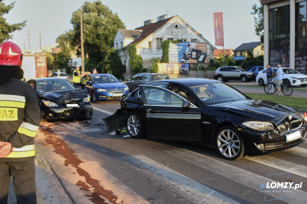 Pijany? Kierowca BMW spowodował wypadek na Przykoszarowej [FOTO]