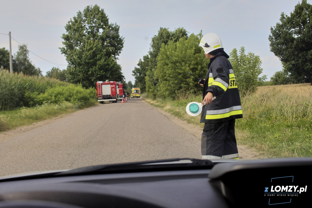 Trzy osoby poszkodowane w wypadku w Chojnach Młodych [FOTO]