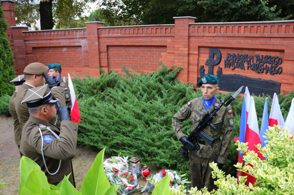  Łomża pamięta o Powstaniu Warszawskim [FOTO]