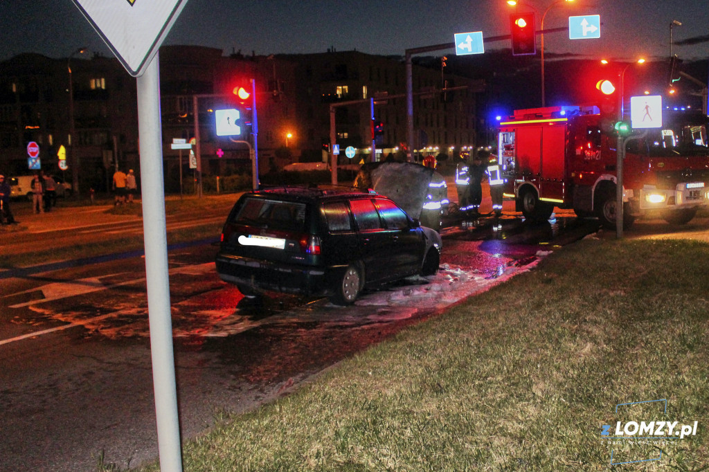 Pożar Seata na Szosie Zambrowskiej w  Łomży! [FOTO]