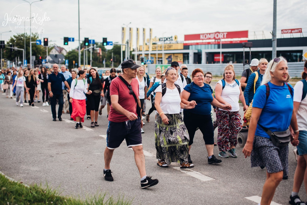 Ruszyli z Łomży w drogę do Maryi [FOTO]